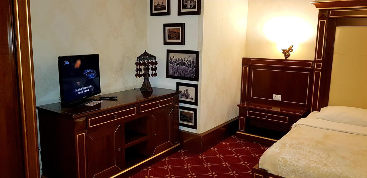 Pensiunea La Plopii Fara Sot Iasi Esterno foto